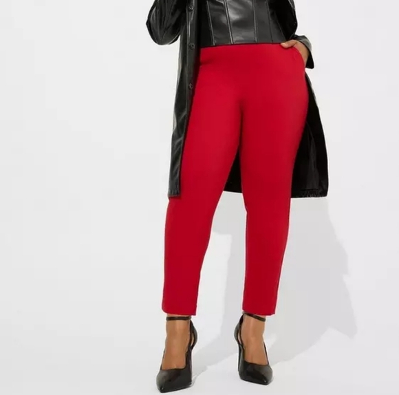 NWT Torrid Pull-On Relaxed Taper High-Rise Pant Color Jester Red Size 4X - Picture 1 of 15